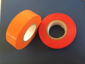 ऑरेंज स्वचालित मैट पीवीसी मार्किंग चिपकने वाला तारों टेप रोल  25 मिमी विद्युत इन्सुलेशन टेप